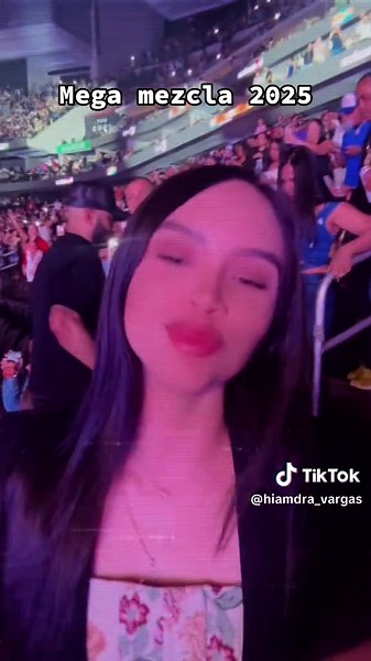 Mega Mezcla 2025: A Night of Unforgettable Music