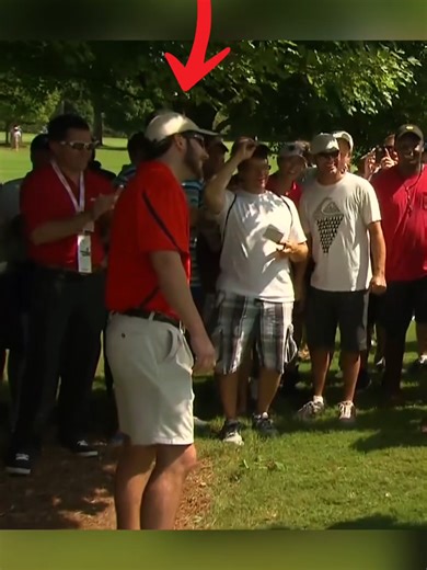 Golf Ball lands in spectators pocket🤯⛳️