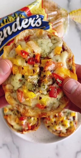 Veggie Pizza Bagels: Easy Healthy Snack Recipe