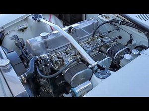 Datsun 240Z Triple Webers SOUND ON.
