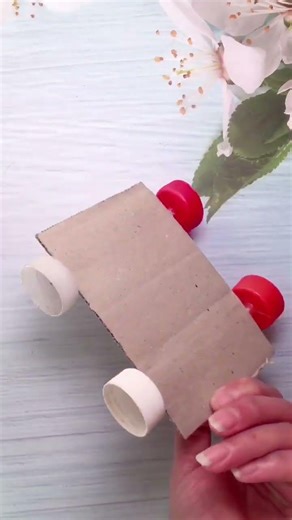 DIY Balloon Car Science Experiment | Plastic Bottle Balloon Powered Car | Easy School Project Idea