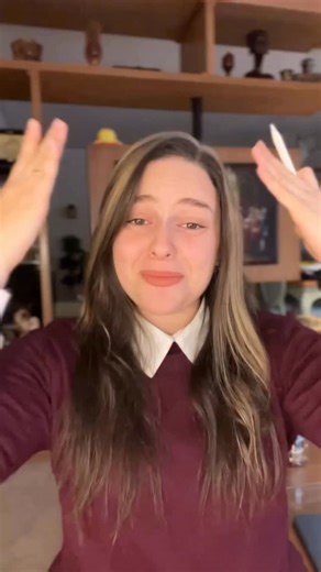 Pakinam Gheeta (Peek’s Art) on Instagram: "Hi am Paki! And I have Lexical Dysgraphia!🌻Dysgraphia is a learning difference that affects a person’s ability to write clearly and efficiently! It doesn’t need to be “FIXED” they just need different ways to adapt! It’s not about intelligence at all, people with dysgraphia often have strong ideas in their heads but struggle to get them onto paper. Main Types of Dysgraphia 1. Motor Dysgraphia This type is related to fine motor skills. Common signs: • Po