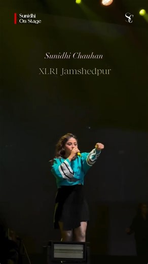 TEMPERATURE? GONE. 😮‍🔥🔥 SUNIDHI CHAUHAN Raising the Heat at College Fests