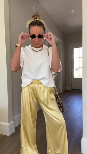 uniform as of late: basic tees, flowy pants, ballet flats, & slicked-back hair 🤝🏼