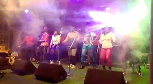 Avec l'orchestre Anti Choc. 📺 Ba meli biso mayi, également disponible sur YouTube : https://youtu.be/pLZUaGx1EZI | Bozi Boziana