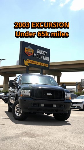2003 Ford Excursion Limited 4X4 / 6.0L DIESEL / CLEAN CARFAX / 64,861...