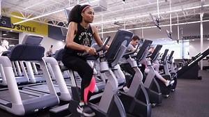 15 reactions | Keep your fall going strong at Gold’s Gym! Claim your FREE PASS now. | Gold's Gym | Facebook