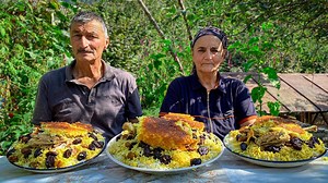 😍In this relaxing video, we cook traditional Azerbaijani rice pilaf outdoors. Azerbaijani cuisine includes more than 40 different plov recipes. Today we are cooking one of the most popular versions, this pilaf recipe is called Doseme Plov. | Sweet Village