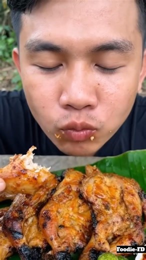Juicy Grilled Chicken with Spicy Dip! 🍗🔥 #shorts #FoodieFD