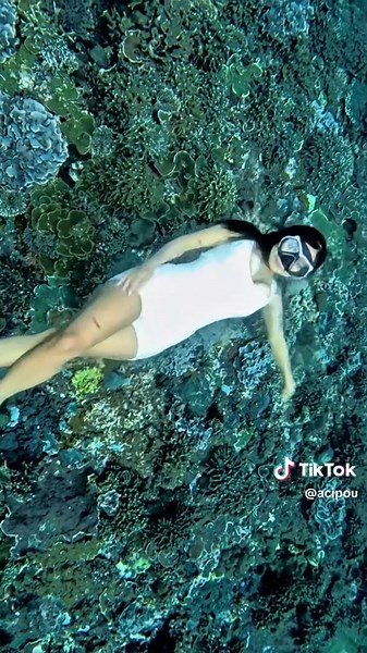 Nafas sampe ngap2an saking kenceng arus nya, sampe stick 360 jadi ngarah bengkok mulu, swimsuit longgar jadi tuing2 banget gakekontrol hahahah😭 tapi worth it walau liat dari jauh 🥺🤎 #manta