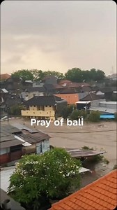 Sebelum kejadian ada ular yang seperti mengingatkan kita... apakah makna dari itu semua jika hati kita bersih pasti tau... Semoga saudara2 kami yang di bali di beri ketabahan dan segera surut banjirnya dan lancar kembali.... @sorotan @pengikut #reels #semuaorang #prayofbali #banjirdibali | Budianto