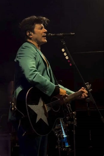 A Canção 'Dois': Sucesso e Seu Impacto Cultural