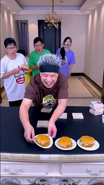 Exciting Elimination Game Challenge, Who Didn't Get The Hamburger#Funnyfamily#Partygames