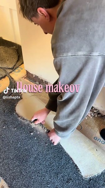 Ep 6: The Floorboard Reveal at the end 😍✨ Reality of renovating 😅 Floorboards revealed, electrician contacted, and we’ve going ahead with ripping up the rest of the carpet. Electricion coming Monday to sort the live wire under the floorboards ⚡️ Progress… slowly but surely! #homerenovation #home #bedroommakeover #diy #fyp