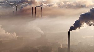 นอกจาก COVID-19 ที่กำลังระบาดส่งผลกระทบไปทั่วโลกแล้ว วิกฤตการณ์ของภาวะโลกร้อน ที่ถือเป็นปัญหาสะสมมาอย่างยาวนานนั้น ก็ย่อมส่งผลกระทบต่อมวลมนุษยชาติทุกหย่อมหญ้าไม่แพ้กัน . ถึงเวลาแล้ว.... ที่เราทุกคนต้องตระหนักถึงภัยต่างๆ ที่มีบ่อเกิดจากภาวะโลกร้อน ด้วยการอนุรักษ์ ฟื้นฟู และรักษาคงไว้ซึ่งทรัพยากรธรรมชาติในด้านต่างๆ . เพราะเราต้องการส่งต่อธรรมชาติและสิ่งแวดล้อมที่อยู่บนโลกใบนี้ให้คงอยู่กับเราและลูกหลานของเราในสภาพที่ดีที่สุดสืบไปครับ . #ชีวิตวิถีใหม่ใส่ใจสิ่งแวดล้อม | กรมการเปลี่ยนแปลงสภาพภูมิอากาศ