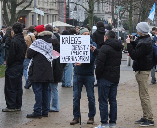 Schulstreik in Berlin: „Eure Pflicht – unser Tod“