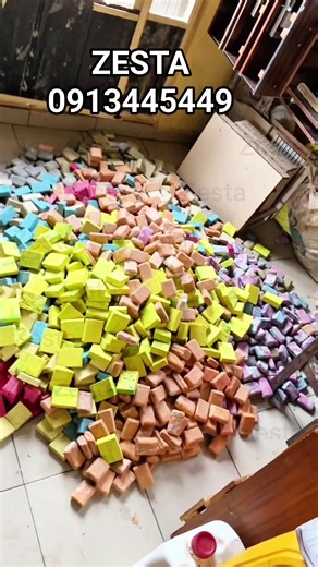 💪 MASTERING HARD OILS: SHEA BUTTER IN SOAPMAKING Shea Butter is a wonderful ingredient—rich, creamy, and nourishing for the skin. But every soapmaker knows it can trace fast and harden quickly during mixing. To make it easier to work with, here are three quick tips: 1️⃣ Warm it properly – Melt Shea Butter slowly on low heat to avoid graininess and help it blend smoothly with other oils. 2️⃣ Balance with softer oils – Combine with lighter oils like palm kernel, olive, or sunflower oil to slow do