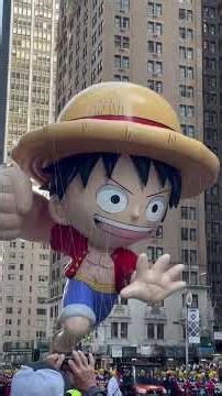 Iconic balloons dazzle crowds at New York Thanksgiving parade in USA