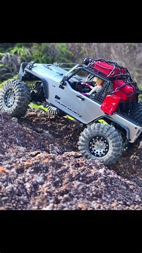 Best Budget RC Crawler? MJX H12Y+ + Injora King Trekker Hill Climb Challenge