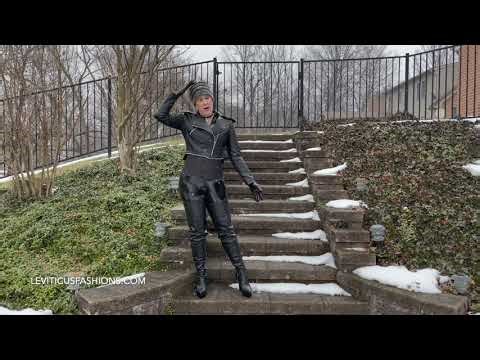 STEAMPUNK COMIC COSPLAY COSTUME IN SNOW WINTER FASHION BLACK LEATHER THIGH BOOTS JACKET PVC CATSUIT