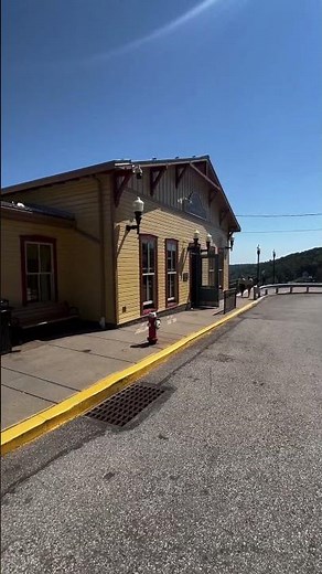 Riding Pittsburgh’s Famous Incline | Stunning Skyline Views! Mt. Washington’s Monongahela Incline