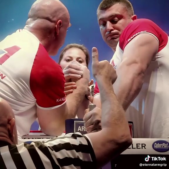 Armwrestling Showdown: Andrey Pushkar vs John Brzenk