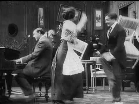 “Max and his friend …" ...just 5 sec from 1912 - Comedy in the silent-era style