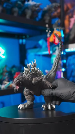 𝙂𝙊𝘿𝙕𝘽𝙊𝙓 -Godzilla figures- on Instagram: "Exquisite basic series GMK Godzilla 2001🦖👻 【 THANKS 】 Review sample provided : @hiya_toys If you like GODZILLA, follow me🔥 ▷▷▷ @godzbox #godzilla #hiyatoys"