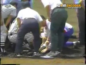 衝撃！高校野球での事故。ピッチャーライナー直撃！1999年山梨県大会準決勝