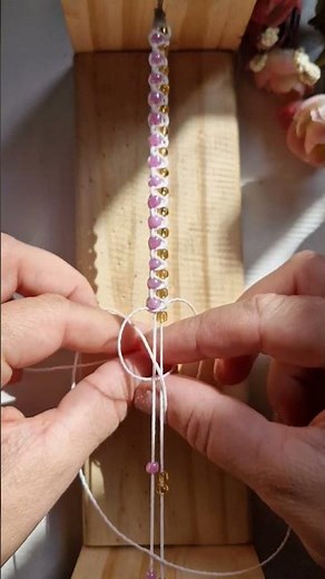 ✨️Pulsera de hilo encerado y mostacillas super fácil 🥰 #beads #pulserasdehilo #macrame