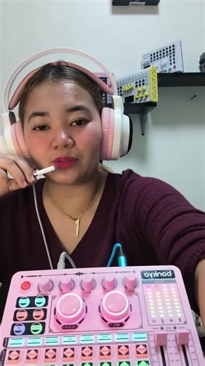 Wireless DJ Mixer with Noise Reduction for Streaming