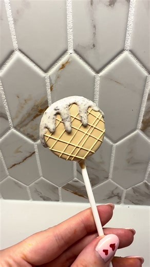 Delicious Cookies & Cream Cake Pops Recipe