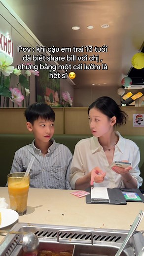 Em trai 13 tuổi đòi chia tiền ăn với chị