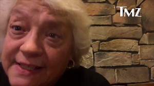 KFC Sued for $20 Mil -- Your Overflowing Bucket of Chicken is a Finger Lickin' Lie (VIDEO)