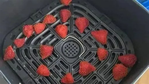 The SINGLE ingredient recipe foodies are using to make 'healthy candy'