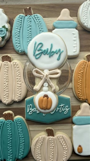 Baby rattle #amandascookies #decoratedcookies #babyshowercookies
