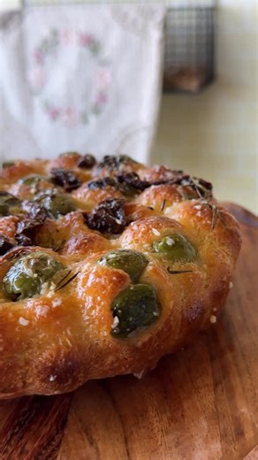 Walla Abu-Eid on Instagram: "No knead focaccia- my favourite bread to make! 🍞 It’s delicious on its own, dipped in olive oil and balsamic or opened and filled with your favourite sandwich filings.. I made mine in @bywalla.abueid bubble moulds - how cute is the final look? 😍 shop yours from link in bio Focaccia recipe Ingredients • 2¼ tsp (or one sachet) active dry yeast • 2½ cups lukewarm water • 2 tsp honey • 5 cups plain flour • 1 tbsp salt • 6 tbsp extra-virgin olive oil, divided • 3 tbsp u