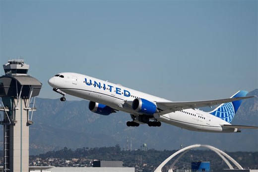 United Airlines rewards program, Coors-maker's weak outlook
