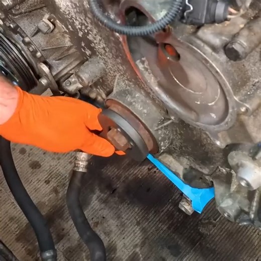 I've never seen a bolt so TIGHT! | M539 Restorations