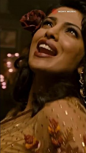 Can’t resist the charm of this classic! 🎤💖 #darling #priyankachopra #vishalbharadwaj