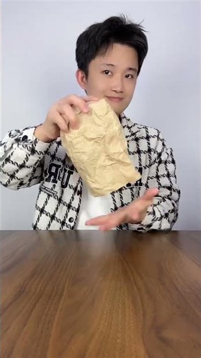 Picking up girls on the street is always fun. Magic tutorial