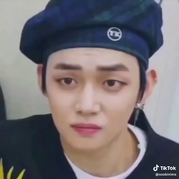 Funny Kpop Moments: Idols Being Confused on Stage Compilation