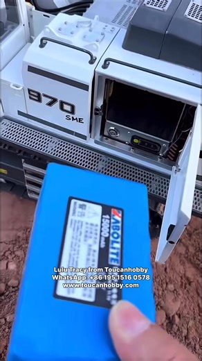 There’s nothing more satisfying than turning on the hydraulic Kabolite K970 excavator in 1/14 scale, especially with that massive 15000mAh battery powering it up 🤩💪 #Lulu #Toucanhobby #RCChick #rc #rcexavator #rcconstruction #rclife #rchobby #rccommunity #rcnation #rcequipment #scaleconstruction #heavyequipment #modelbuilders #hobbylife | Toucanhobby RC Model