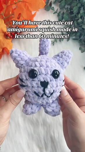 free crochet pattern to make this Quick Cat Squish Plushie made with Bella Chenille @universalyarn 🧶 The pattern includes a full video tutorial. Since Universal Yarn who sponsored the YT video, sent me additional yarn I included an unboxing in the video tutorial as well! Their yarn is amazing! So soft, elegant and sturdy! Worth trying out! 🧶 The free-to-view pattern is on our website. And you’ll also able to get the pattern adfree on Ravelry and Etsy as well as The Crochet Club, our membership