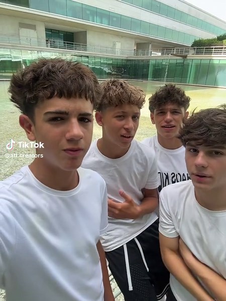 Descubriendo el encanto de las amistades en línea