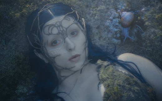 Ashnikko - Cheerleader (Official Music Video)