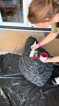 DIY Giant Spider #diyhalloween #halloweendecor #diy #halloween