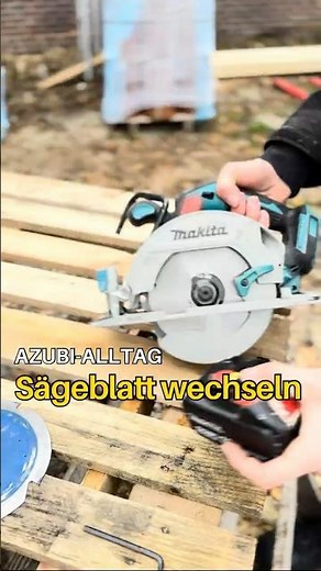 Zimmerei Azubi zeigt Schritt für Schritt den Wechsel eines Sägeblatts | #ZimmererTipps #Handwerk