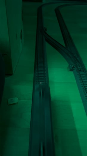 Alles mit Eisenbahn on Instagram: "Märklin SBB Re 460 mit 4x Doppelstockwagen von Roco in der Spur H0. Was ist eure Meinung zum Modell? #märklin #roco #modelltrain #sbb"