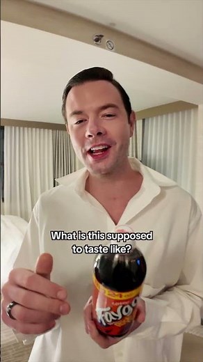 Taste-testing American snacks 🍕 #djlife #foodie #travel